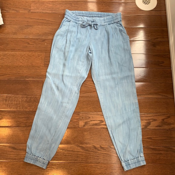Talula Denim - Aritzia Elastic waist and cuffed denim pant